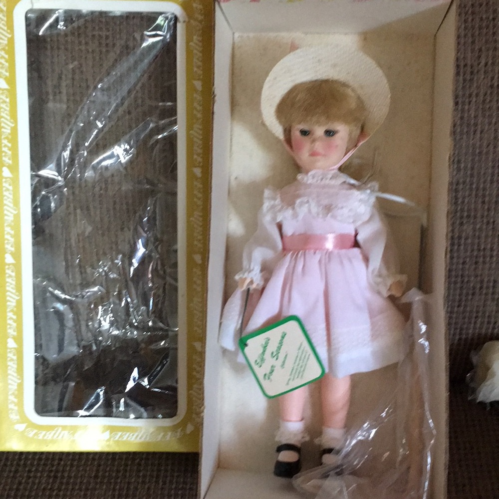 EFFANBEE DOLL AND STAND IN BOX